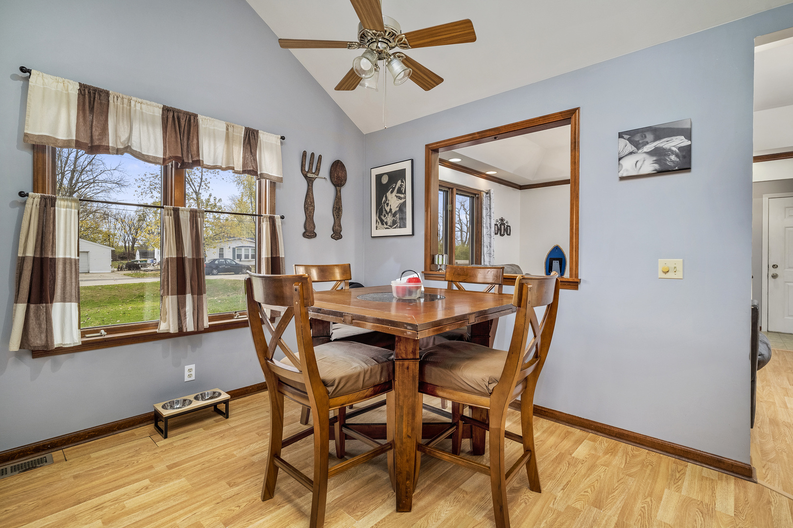 111 East Schmidt Road Braidwood, IL 60408 - Photo 7 of 23 a dining room with furniture and window