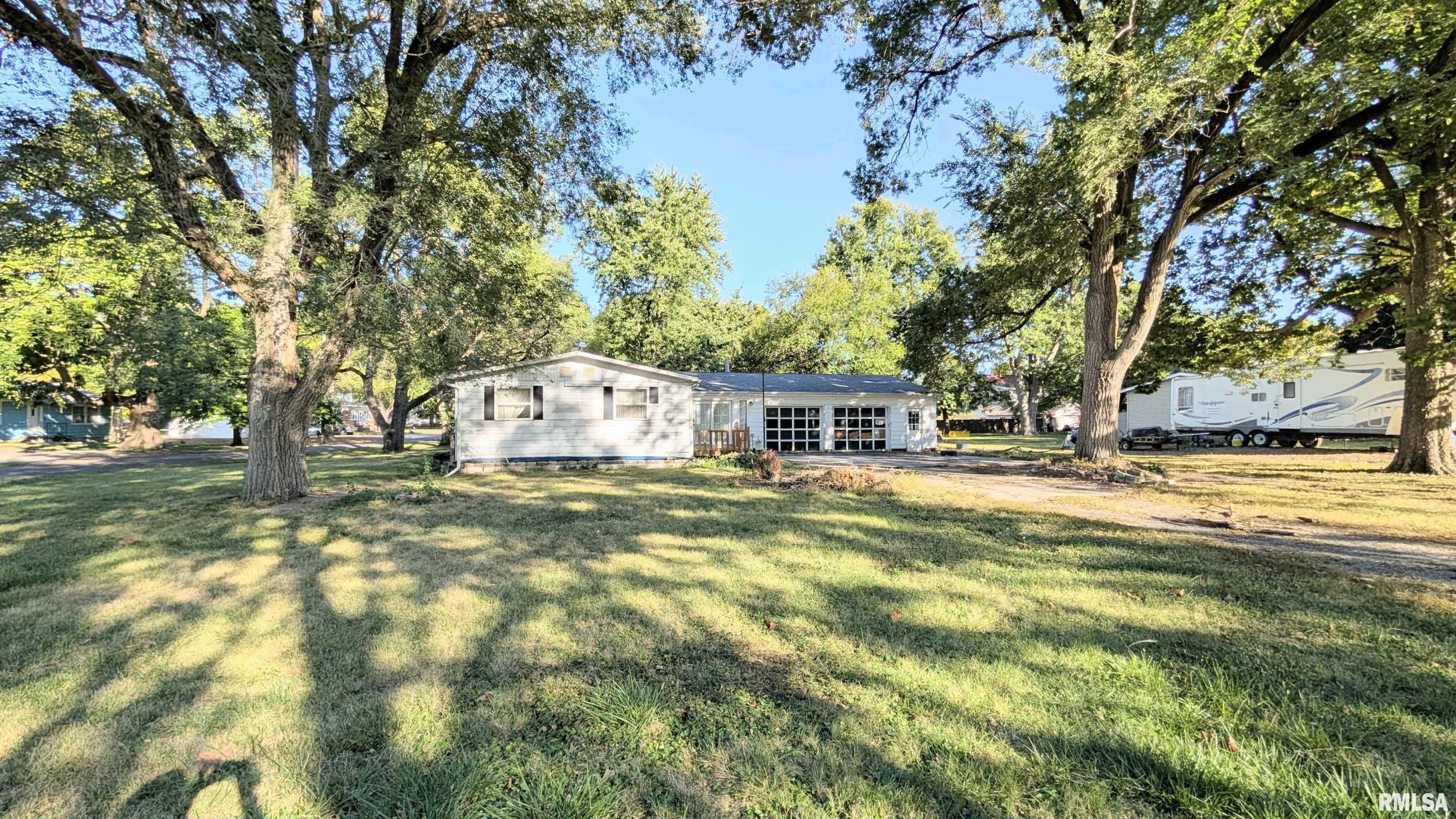 210 West Olive Street Minier, IL 61759 - Photo 3 of 26