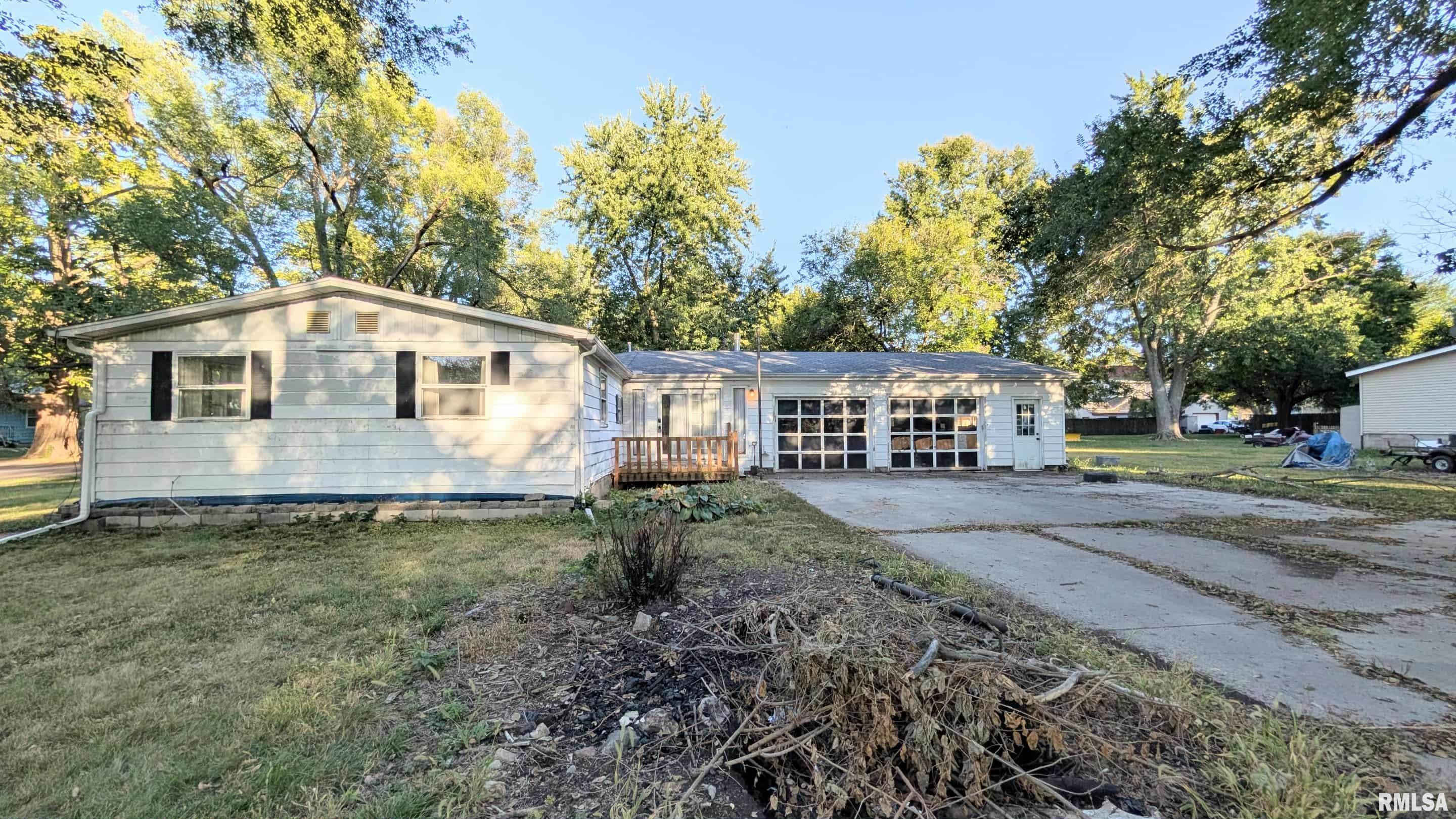 210 West Olive Street Minier, IL 61759 - Photo 4 of 26