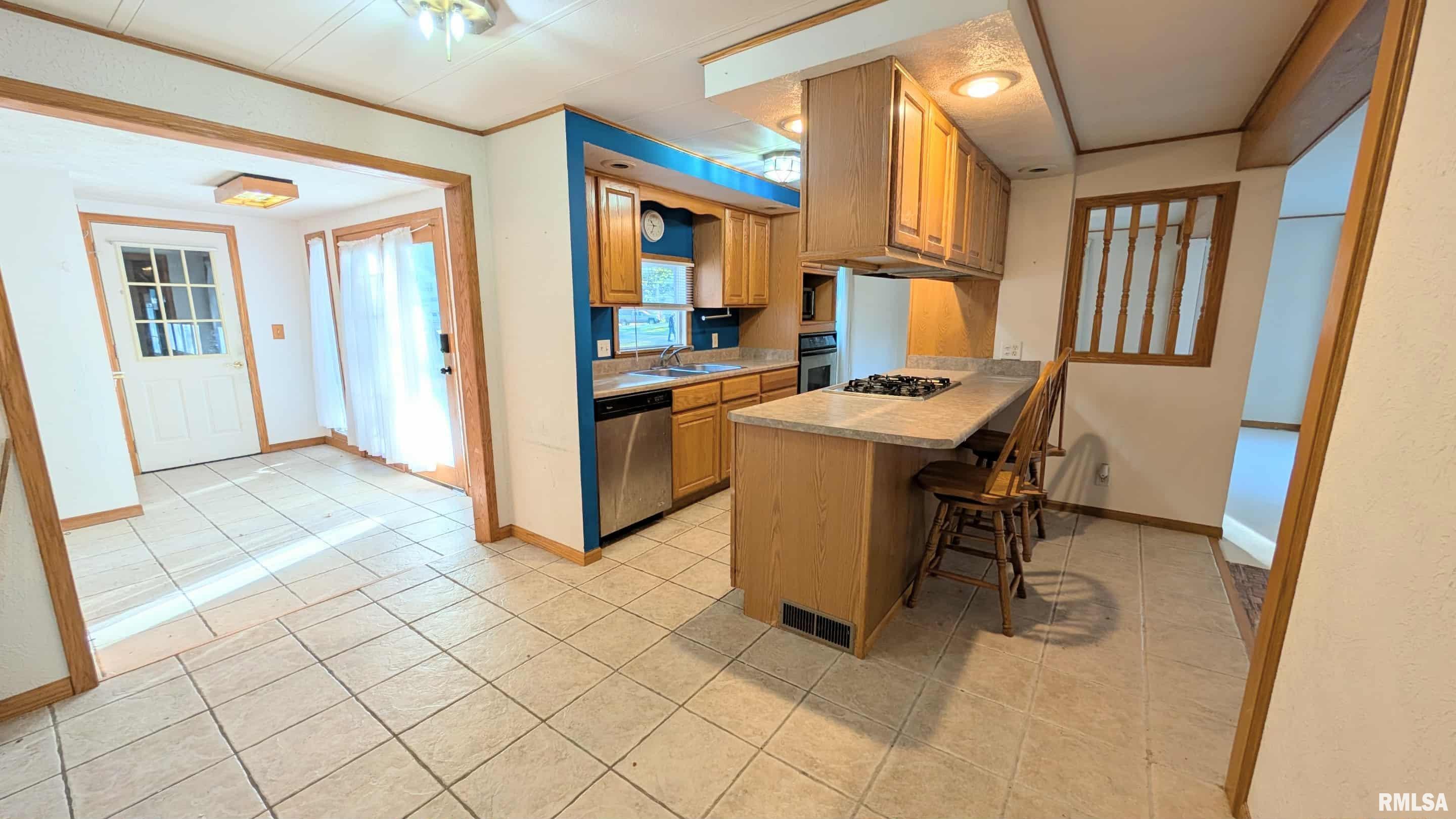 210 West Olive Street Minier, IL 61759 - Photo 9 of 26