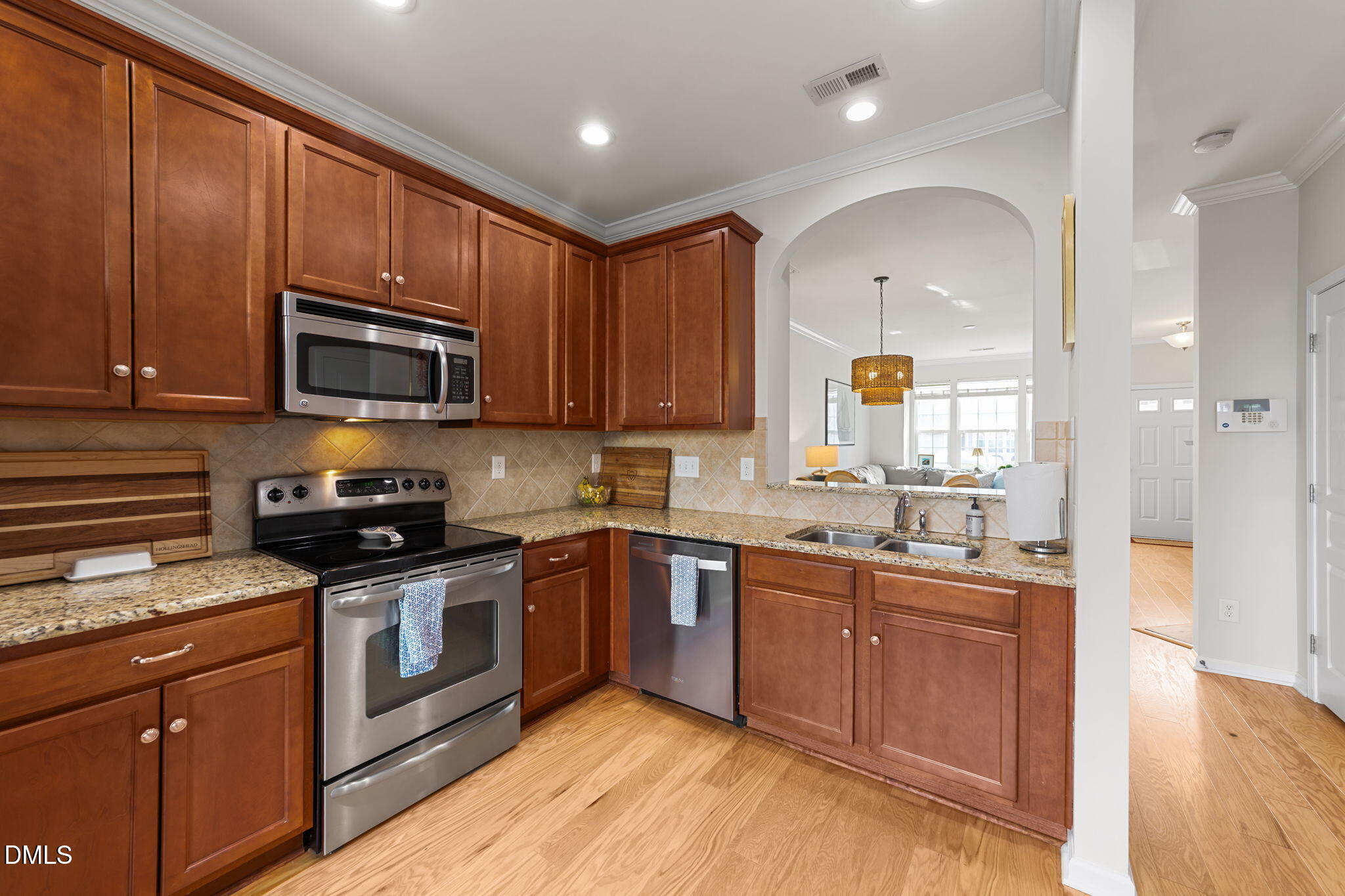 807 Cupola Drive Raleigh, NC 27603 - Photo 9 of 34 Beautiful kitchen cabinets
