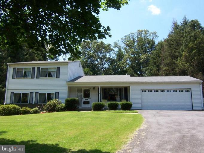 9812 Moyer Road Damascus, MD 20872 - Photo 1 of 19 Exterior (Main)