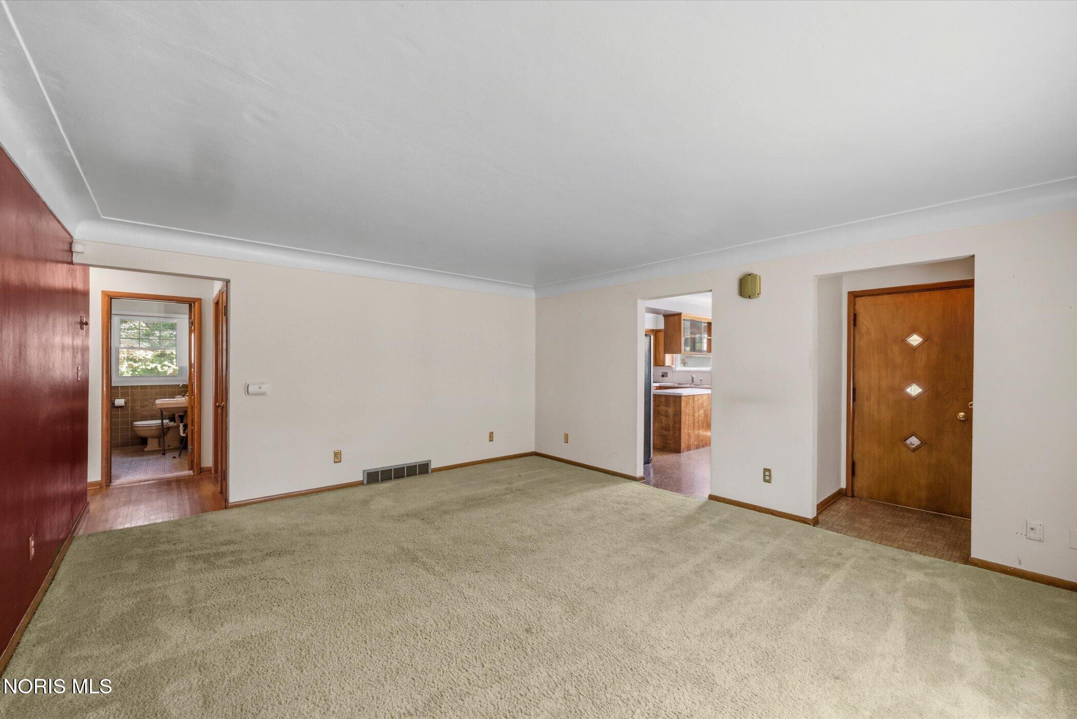 1924 Brancaster Road Toledo, OH 43615 - Photo 8 of 32 Gallery Image 8