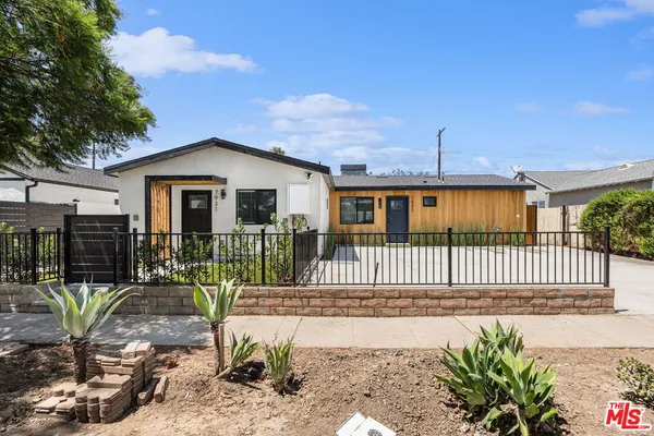 $3,850 | 7933 Zelzah Avenue, Reseda, CA 91335