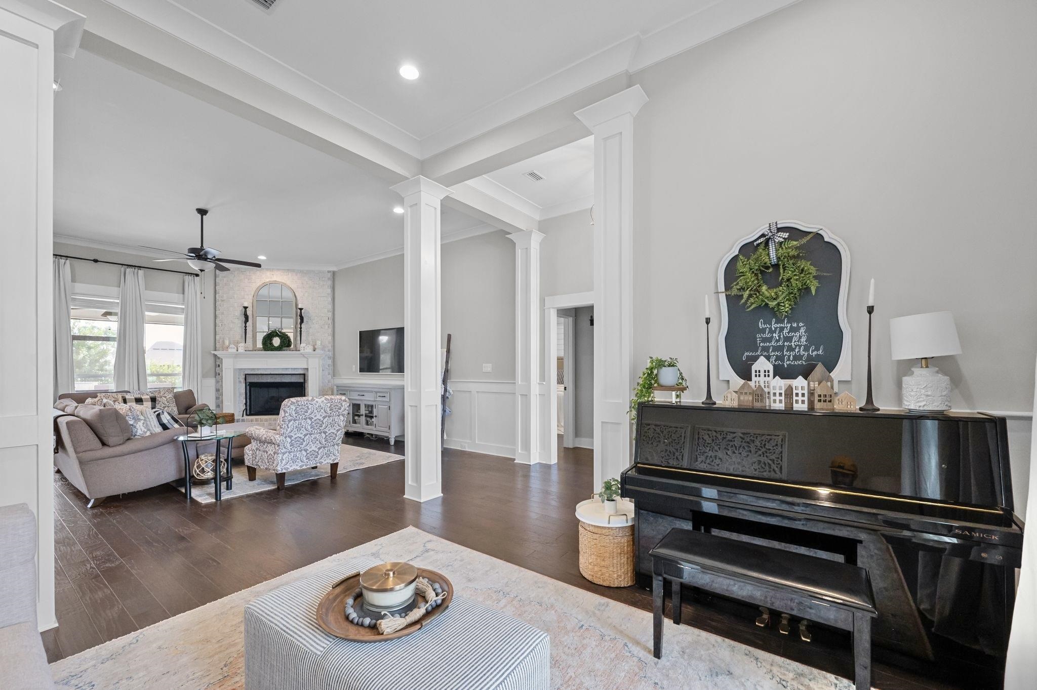 457 Fortune Drive Fairhope, AL 36532 - Photo 8 of 78 Living Room