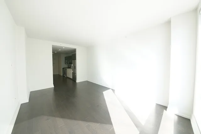 $5,300 | 555 10th Avenue, Unit 29G | Hudson Yards