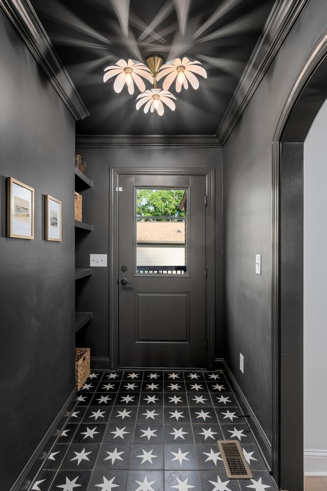 1613 West 52nd Street Chattanooga, TN 37409 - Photo 26 of 35 Mudroom