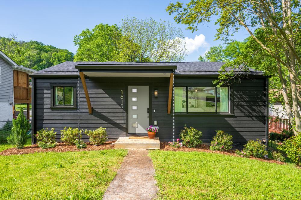 1613 West 52nd Street Chattanooga, TN 37409 - Photo 28 of 35 Fully Updated St Elmo Home