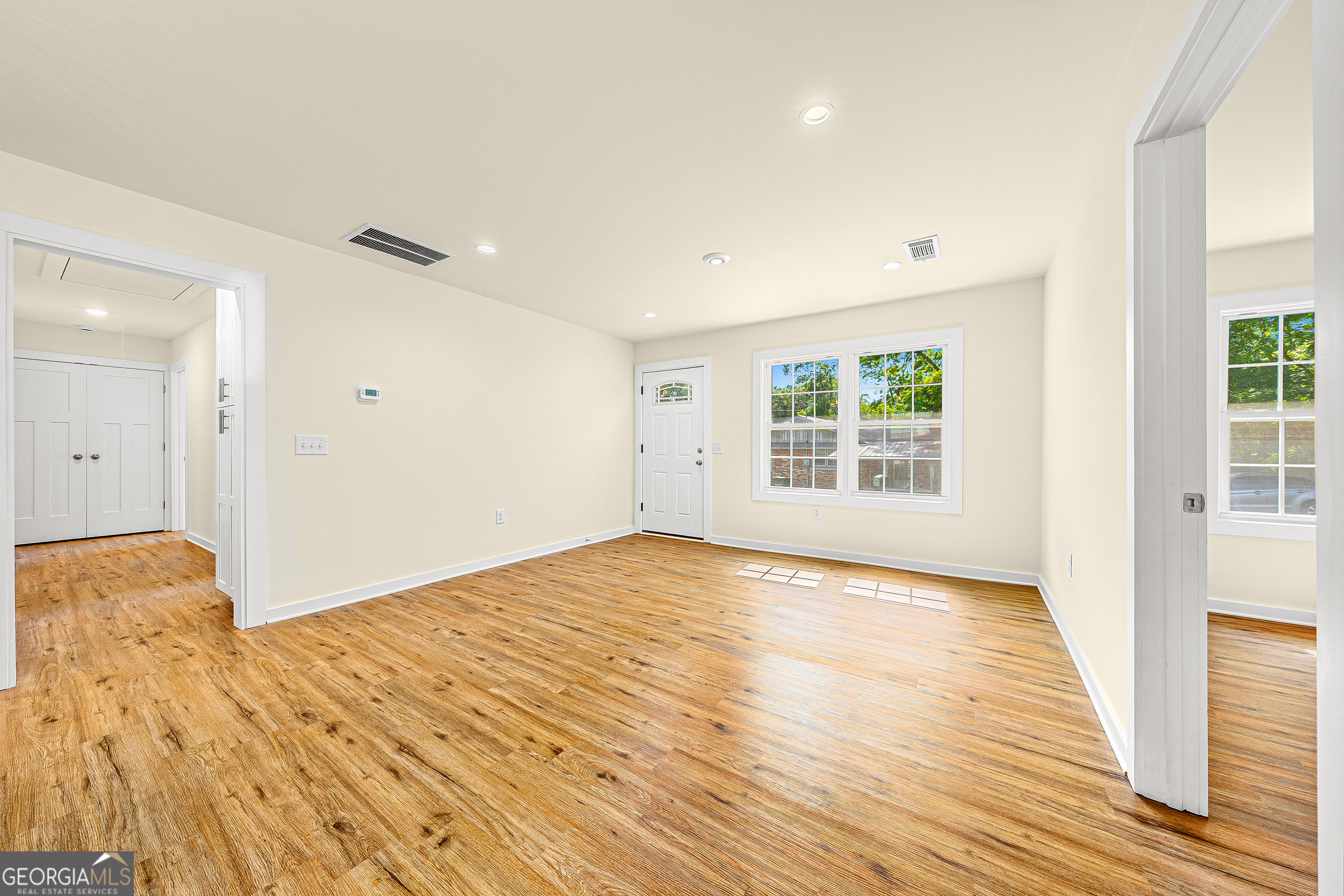 16 Elm Street Hartwell, GA 30643 - Photo 2 of 12