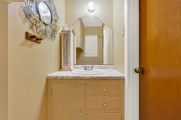 $175,000 | 12337 Kayla Lane, Galena Park, TX 77015