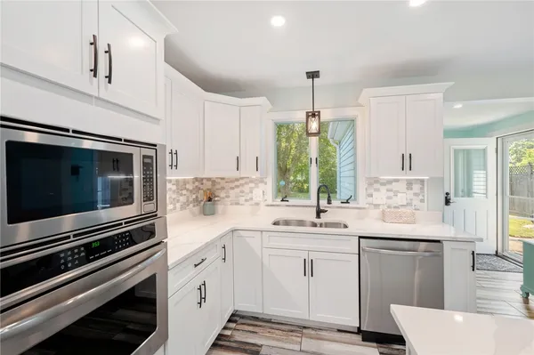 $3,200 | 9 Woodlund Avenue, Westerly, RI 02891