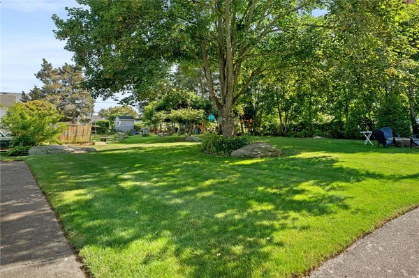 $3,200 | 9 Woodlund Avenue, Westerly, RI 02891