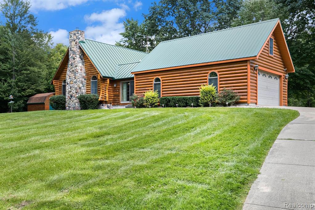 210 Gray Road Lapeer, MI 48446 - Photo 3 of 34