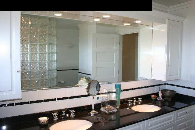 1070 Polipoli Road Kula, HI 96790 - Photo 19 of 20 a bathroom with a sink and a mirror