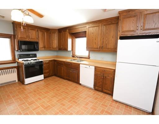 11 Normandy Road South Hadley, MA 01075 - Photo 4 of 27 Gallery Image 4