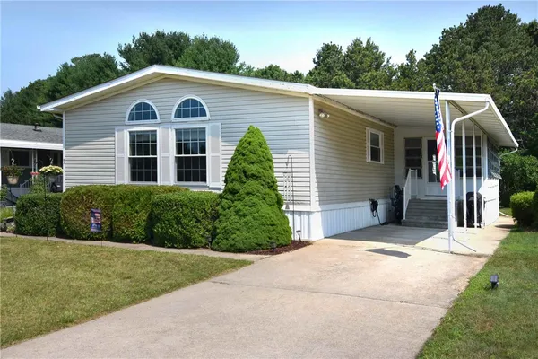 $395,000 | 63 Little Pond Road, South Kingstown, RI 02879