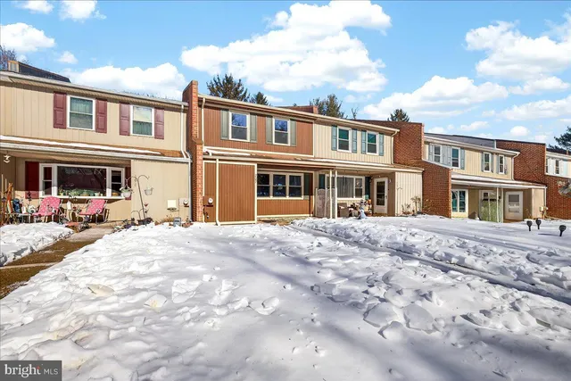 $225,000 | 207 Westbury Court, Downingtown, PA 19335