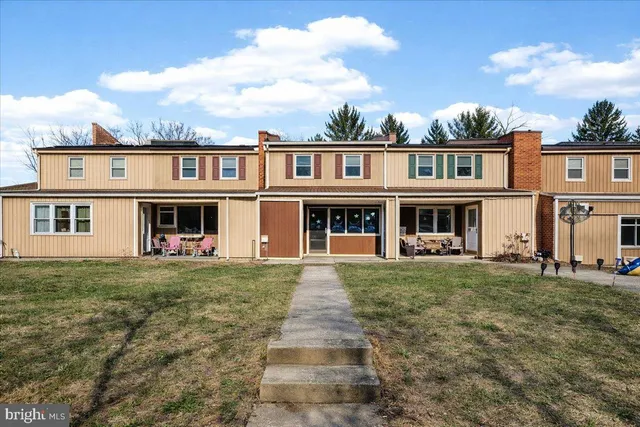 $225,000 | 207 Westbury Court, Downingtown, PA 19335