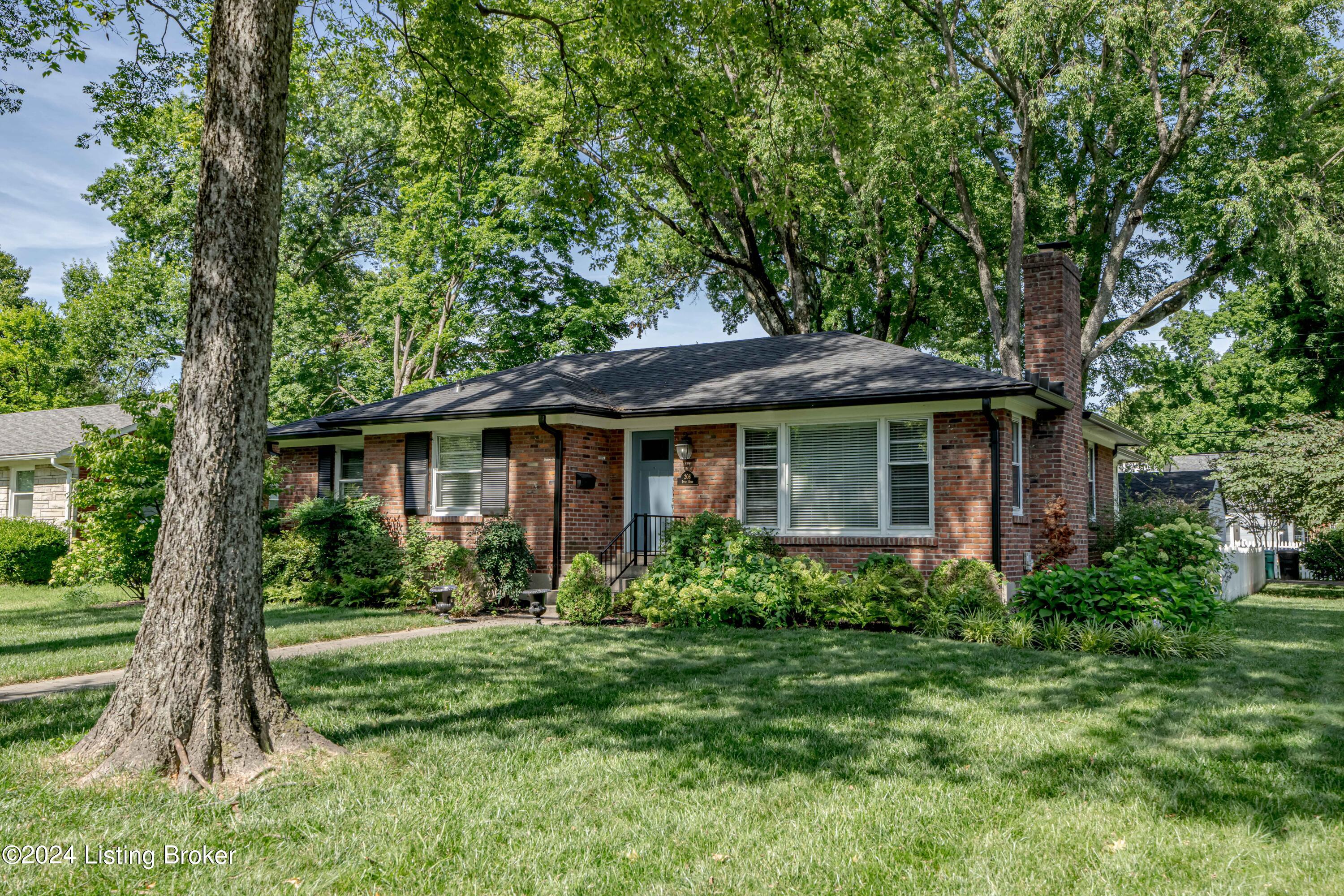 208 Tyne Road Louisville, KY 40207 - Photo 69 of 69 DSC09721
