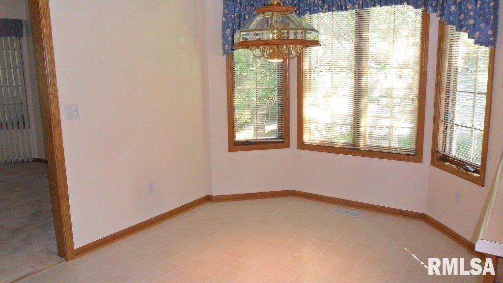 3408 Maplecrest Road Bettendorf, IA 52722 - Photo 6 of 20 Gallery Image 6