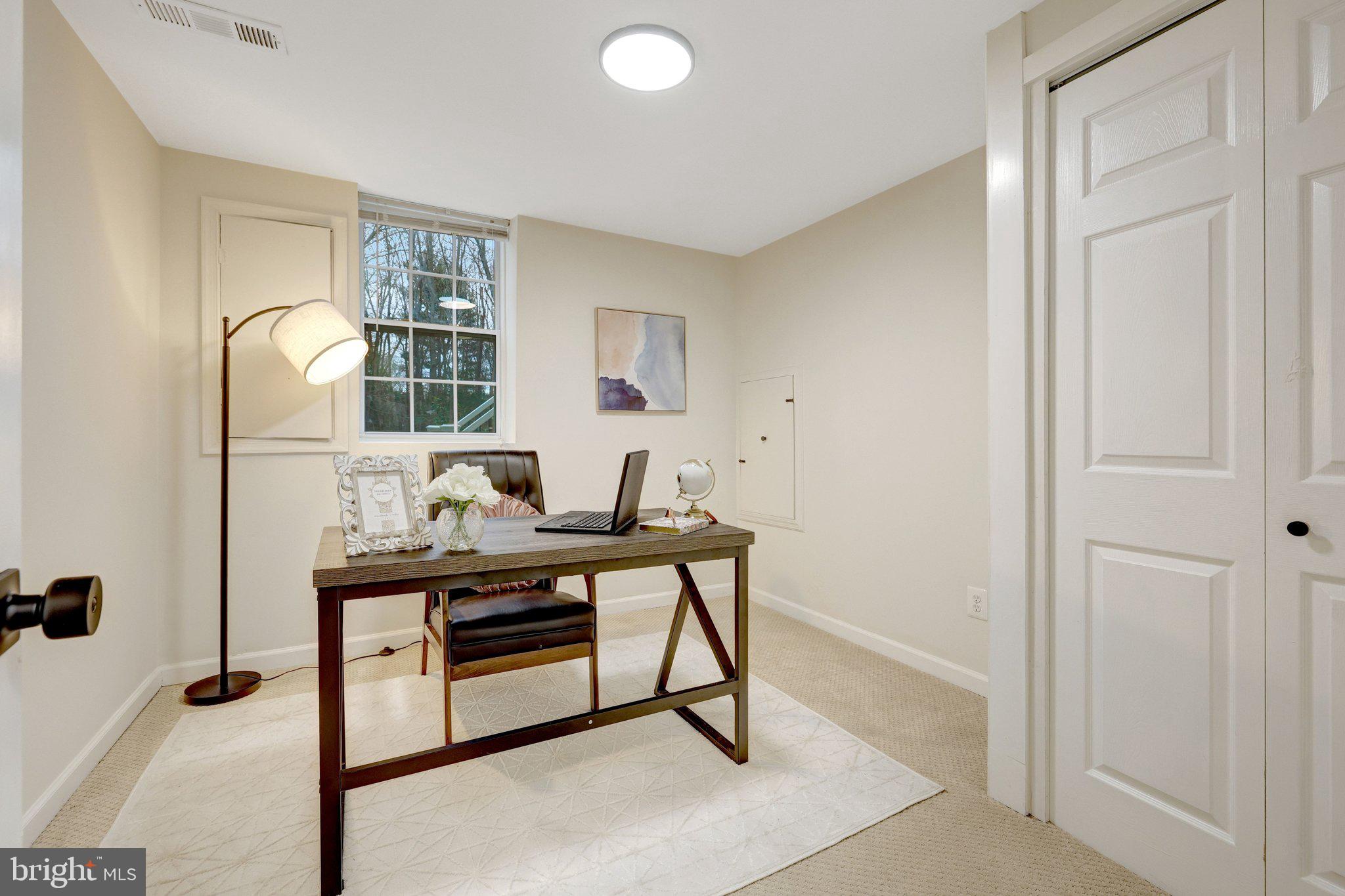 1827 Post Oak Trail Reston, VA 20191 - Photo 23 of 33 Gallery Image 23