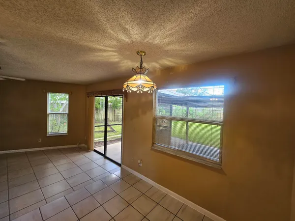 $1,450 | 903 Northwest Spruce Ridge Drive, Unit 4, Stuart, FL 34994