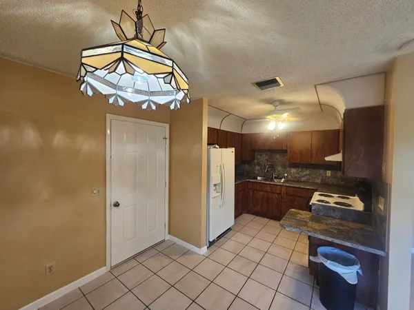 $1,450 | 903 Northwest Spruce Ridge Drive, Unit 4, Stuart, FL 34994