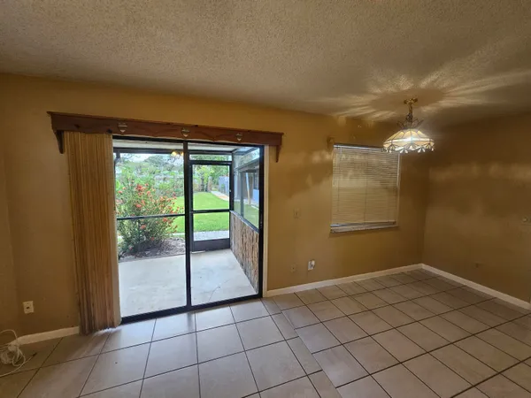 $1,450 | 903 Northwest Spruce Ridge Drive, Unit 4, Stuart, FL 34994