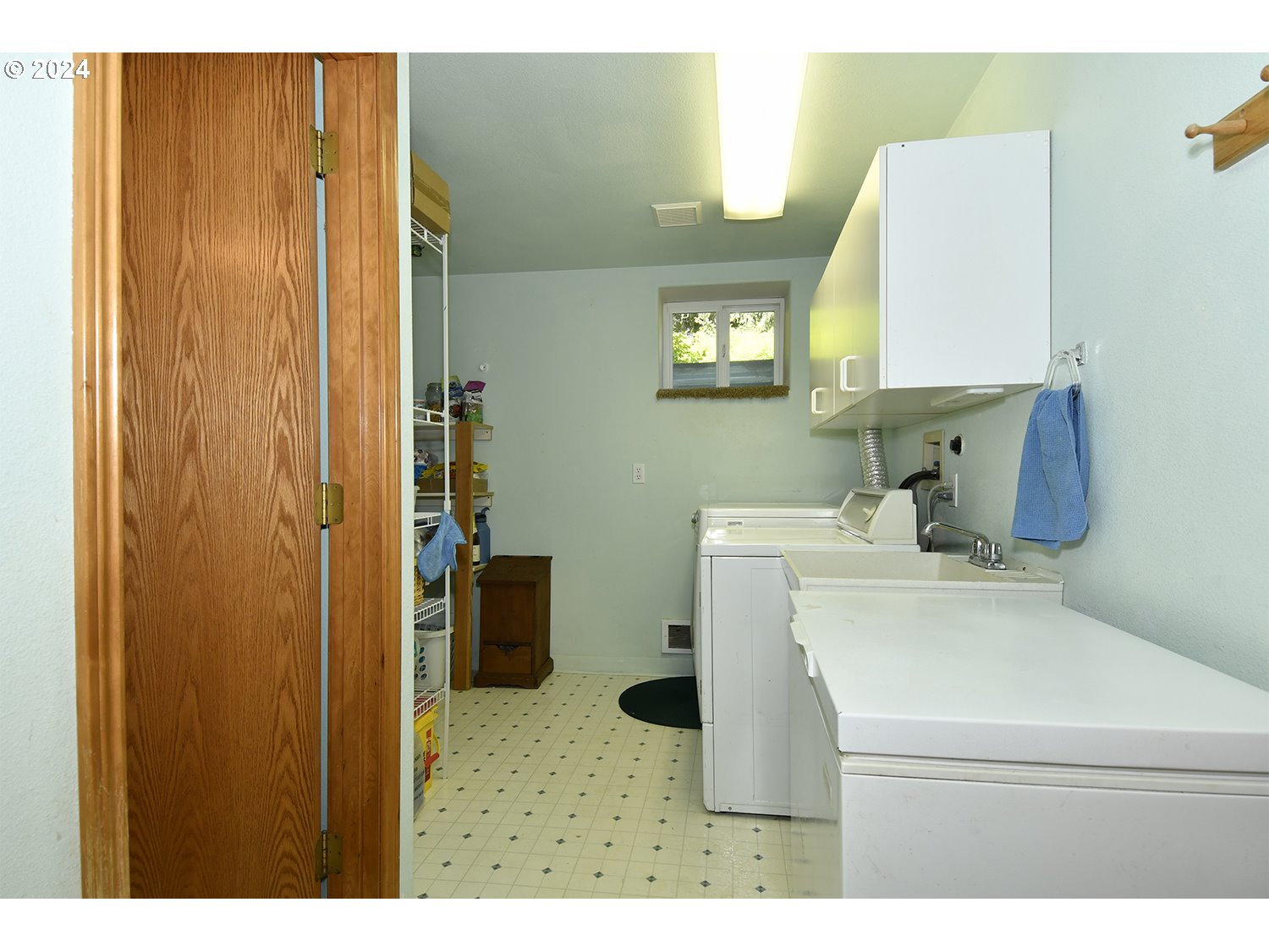 31955 Southeast Compton Road Boring, OR 97009 - Photo 21 of 48 a utility room with dryer and washer