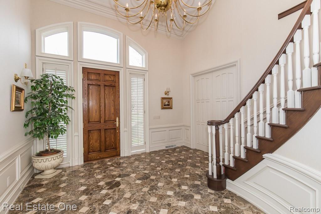 3436 Summit Ridge Drive Rochester Hills, MI 48306 - Photo 6 of 32