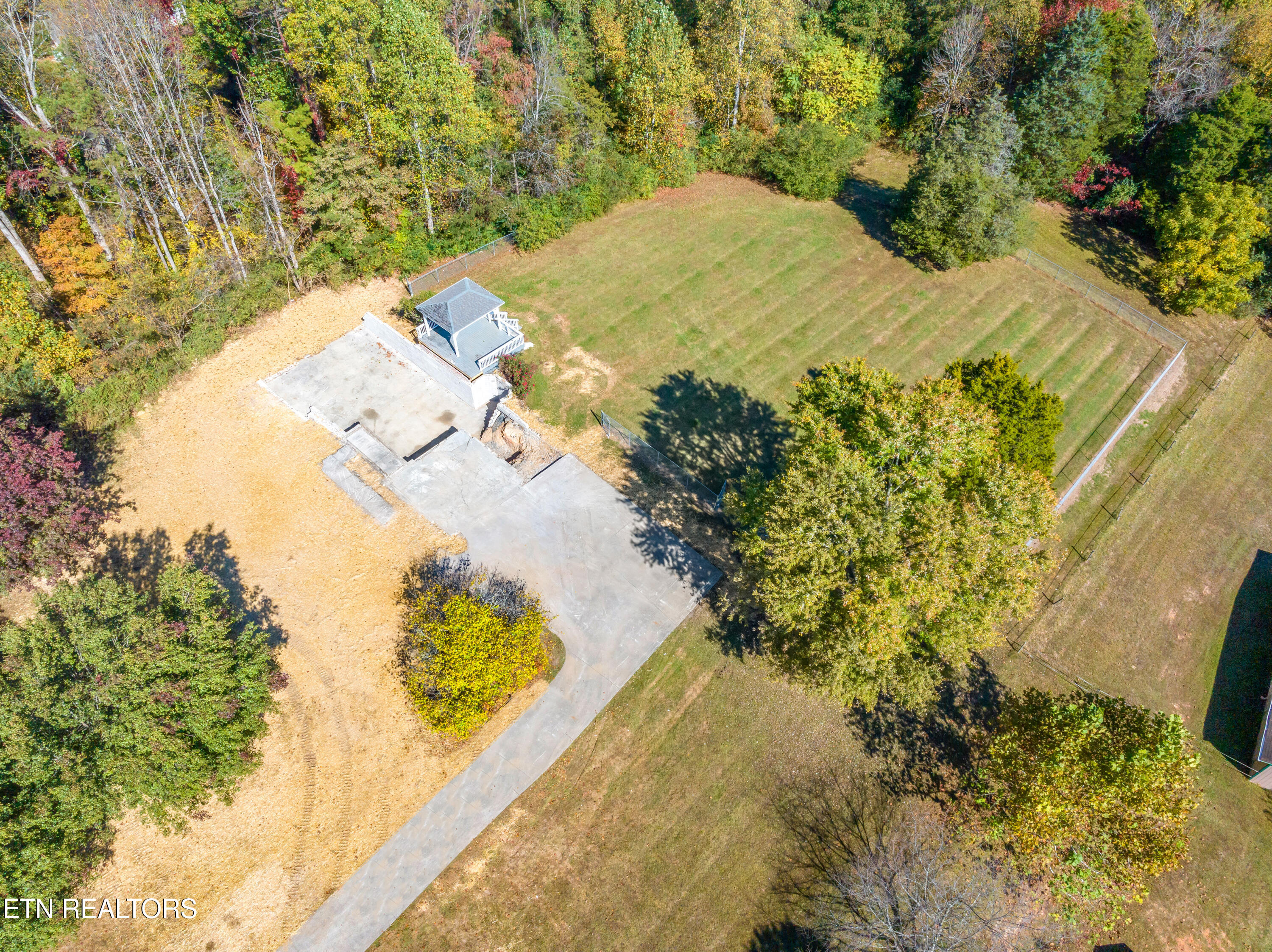 162 Pleasant View Loop Clinton, TN 37716 - Photo 11 of 28 162 Pleasant View Loop-10