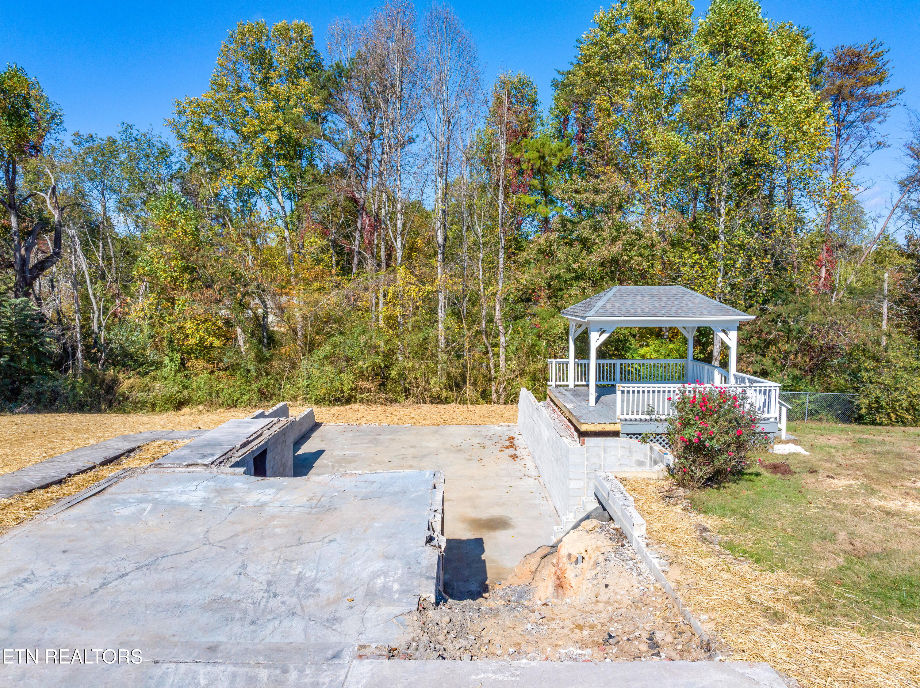 162 Pleasant View Loop Clinton, TN 37716 - Photo 17 of 28 162 Pleasant View Loop-17