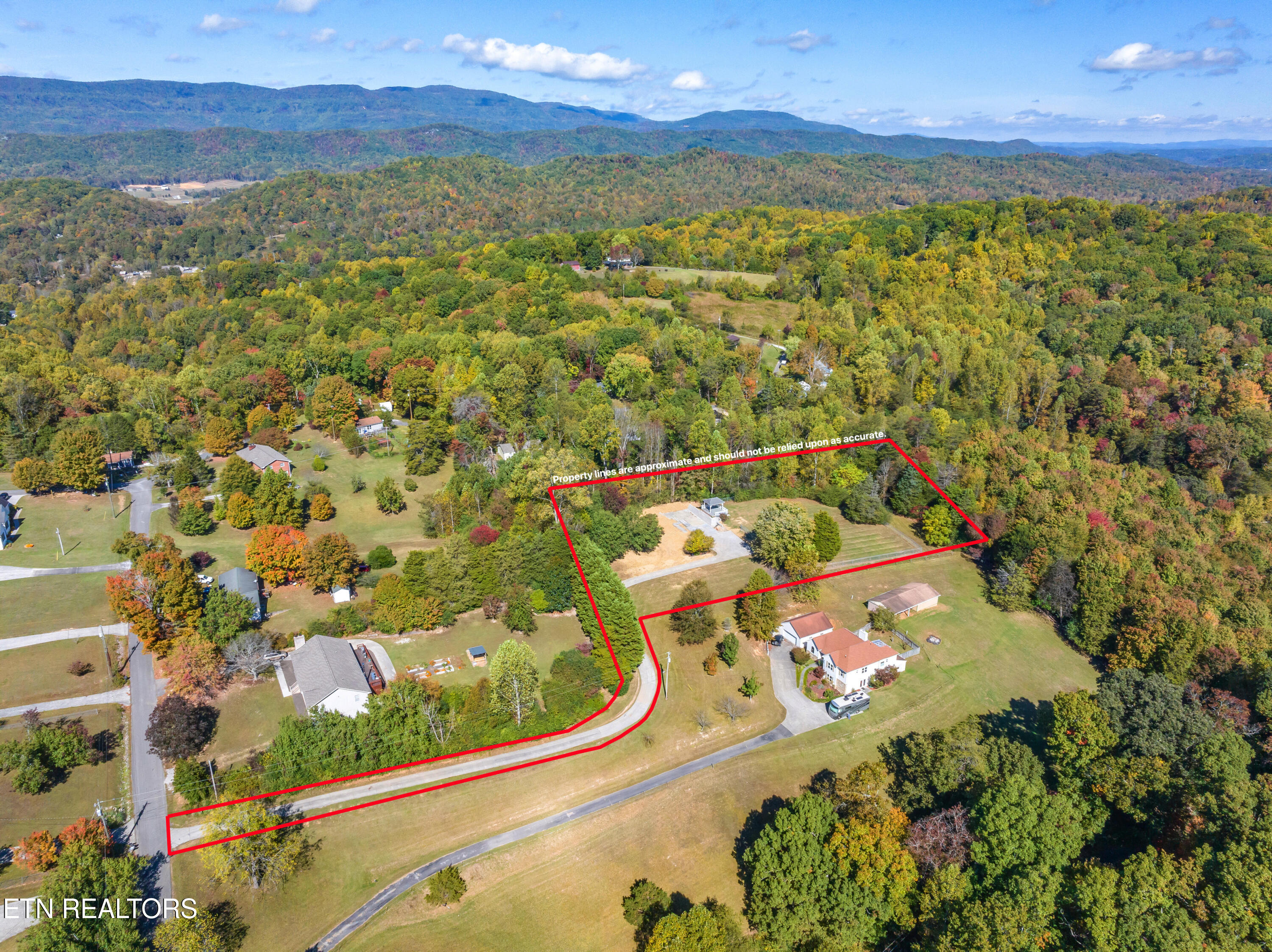 162 Pleasant View Loop Clinton, TN 37716 - Photo 2 of 28 162 Pleasant View Loop-24-1