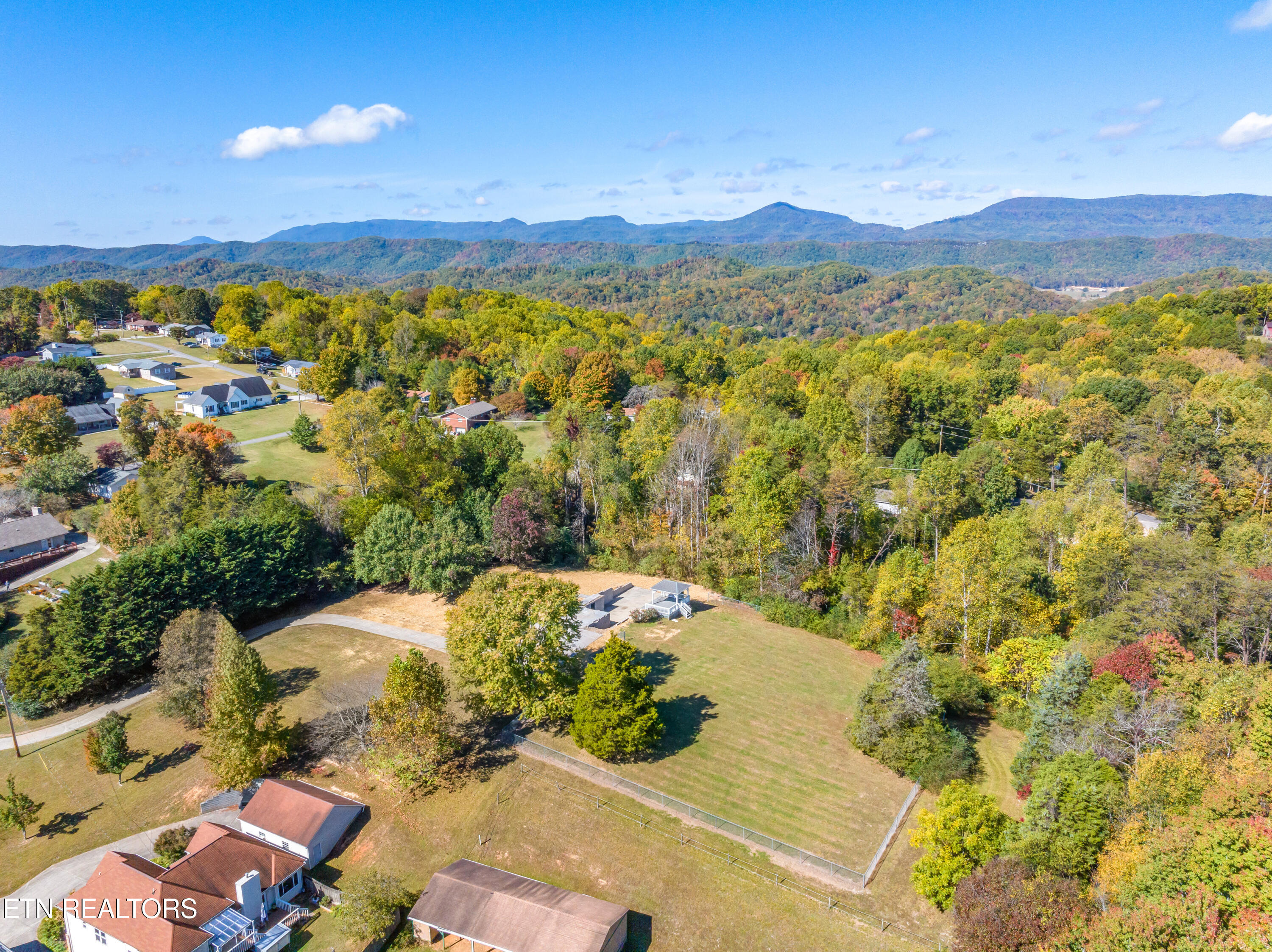 162 Pleasant View Loop Clinton, TN 37716 - Photo 27 of 28 162 Pleasant View Loop-4