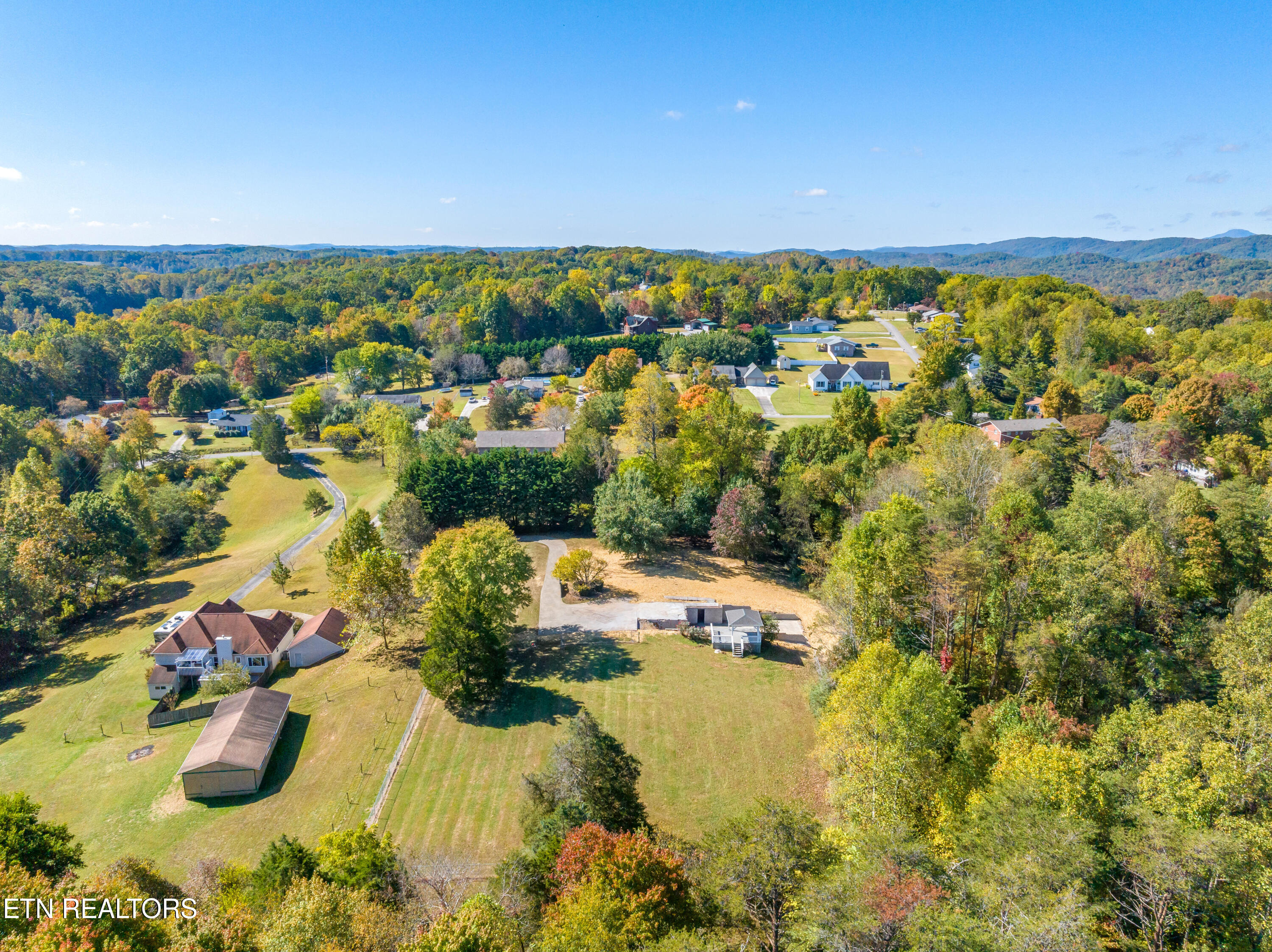 162 Pleasant View Loop Clinton, TN 37716 - Photo 8 of 28 162 Pleasant View Loop-6