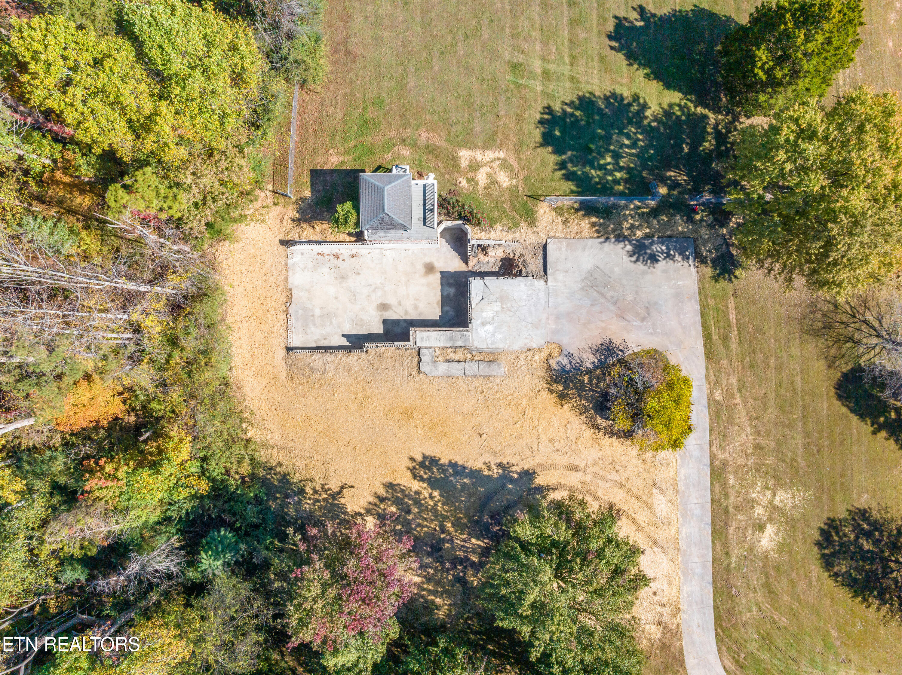 162 Pleasant View Loop Clinton, TN 37716 - Photo 10 of 28 162 Pleasant View Loop-9