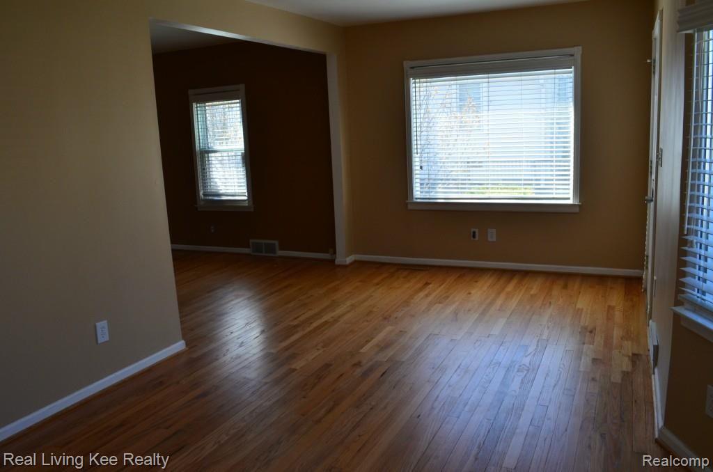 2694 Kenmore Road Berkley, MI 48072 - Photo 4 of 24 family room 1.jpg