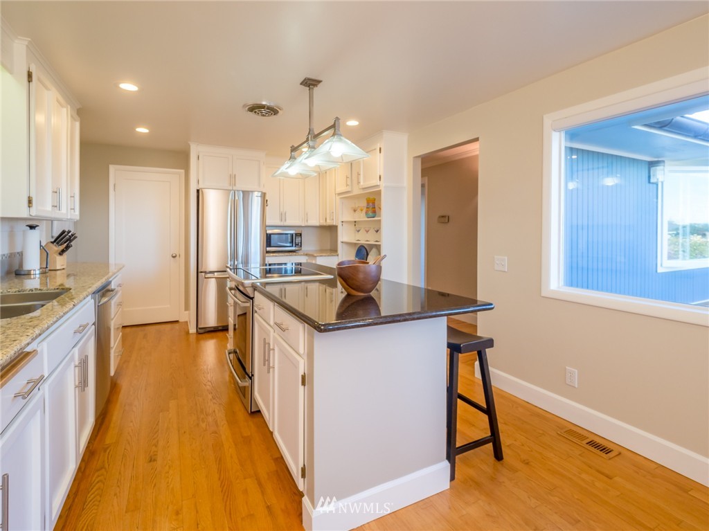 1019 Sprague Street Edmonds, WA 98020 - Photo 11 of 25 Gallery Image 11