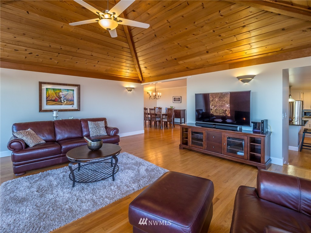 1019 Sprague Street Edmonds, WA 98020 - Photo 5 of 25 Gallery Image 5