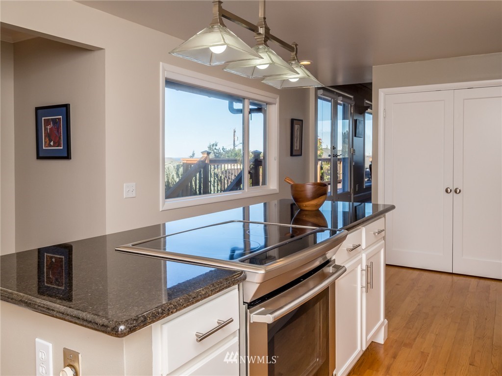 1019 Sprague Street Edmonds, WA 98020 - Photo 10 of 25 Gallery Image 10
