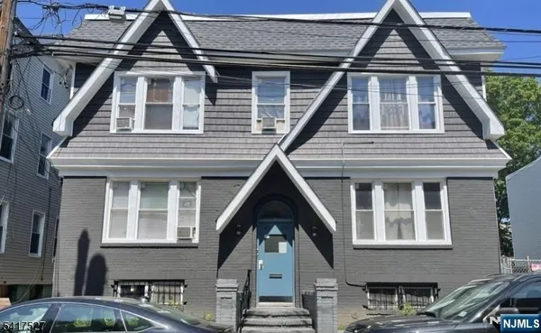 $2,100 | 83 Aldine Street, Unit 2R, Newark, NJ 07112