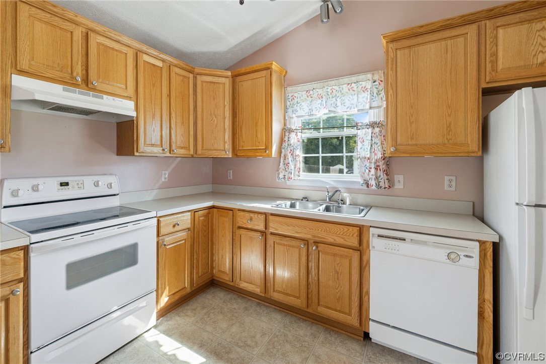 122 Pollard Place Aylett, VA 23009 - Photo 10 of 24 a kitchen with cabinets appliances and a sink