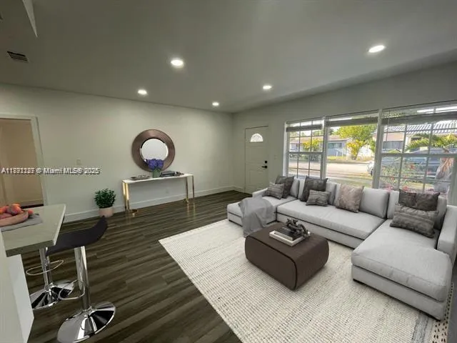 $3,100 | 280 Northeast 169th Street, North Miami Beach, FL 33162