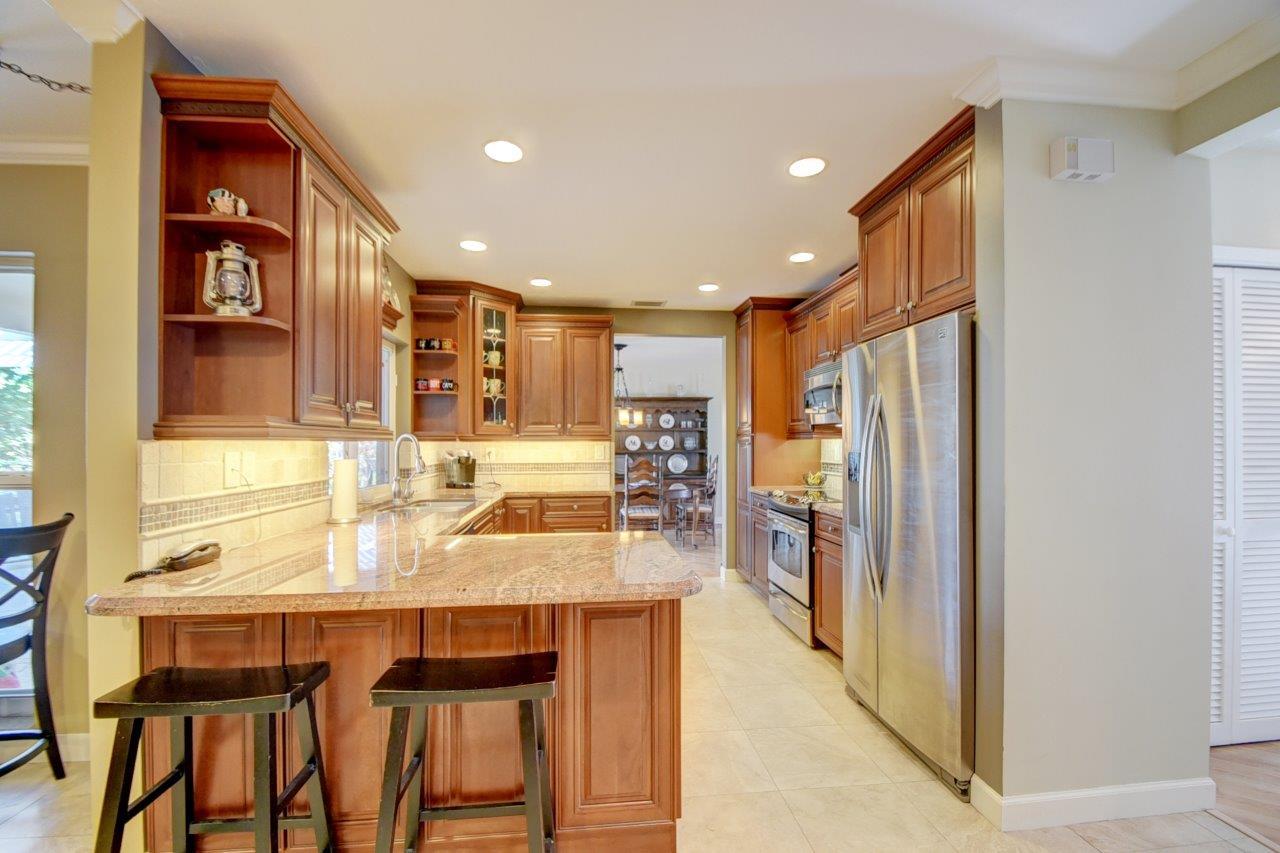 611 Northwest 16th Avenue Boca Raton, FL 33486 - Photo 12 of 45 Kitchen with breakfast