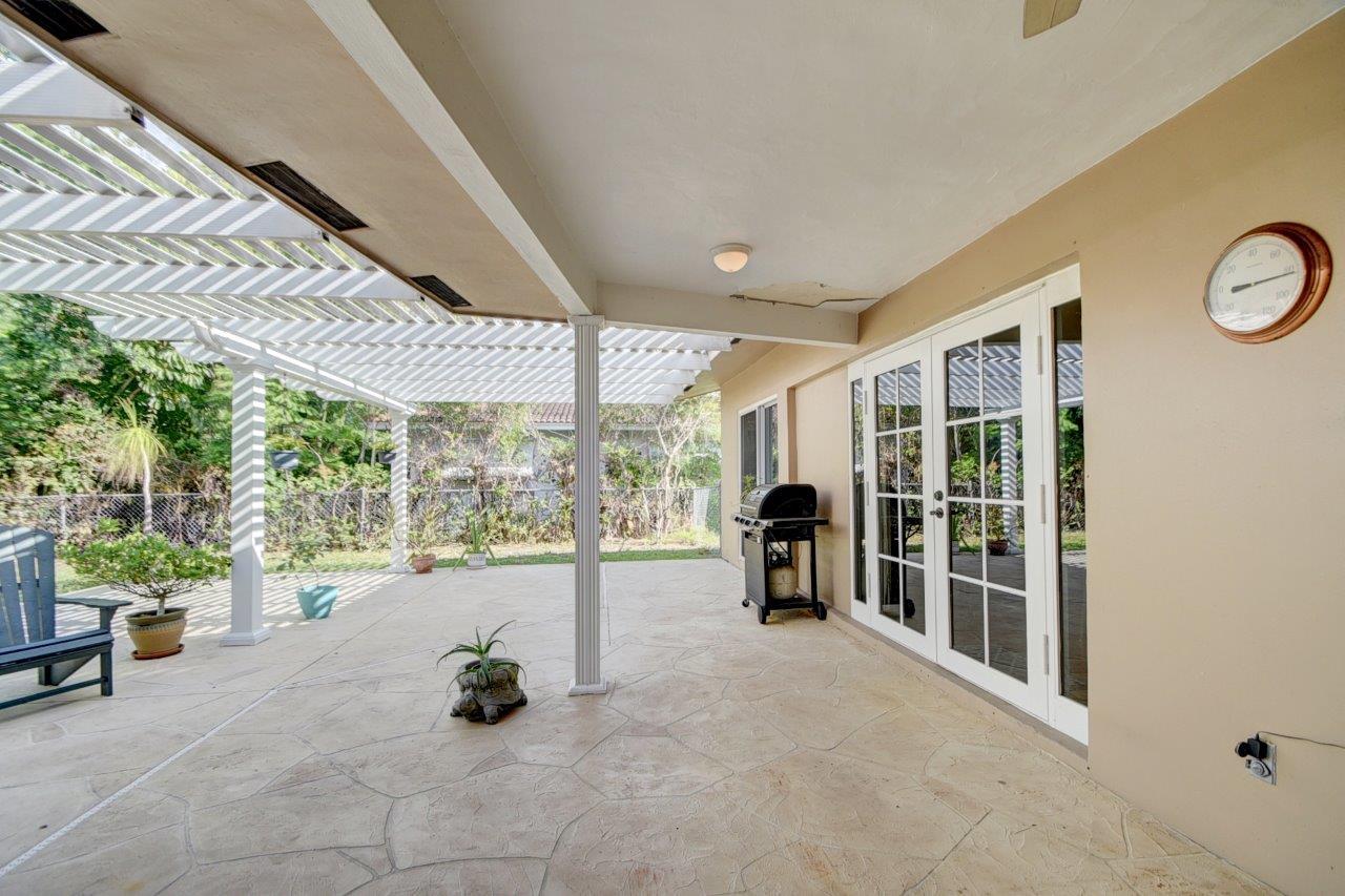 611 Northwest 16th Avenue Boca Raton, FL 33486 - Photo 30 of 45 Great entertaining space