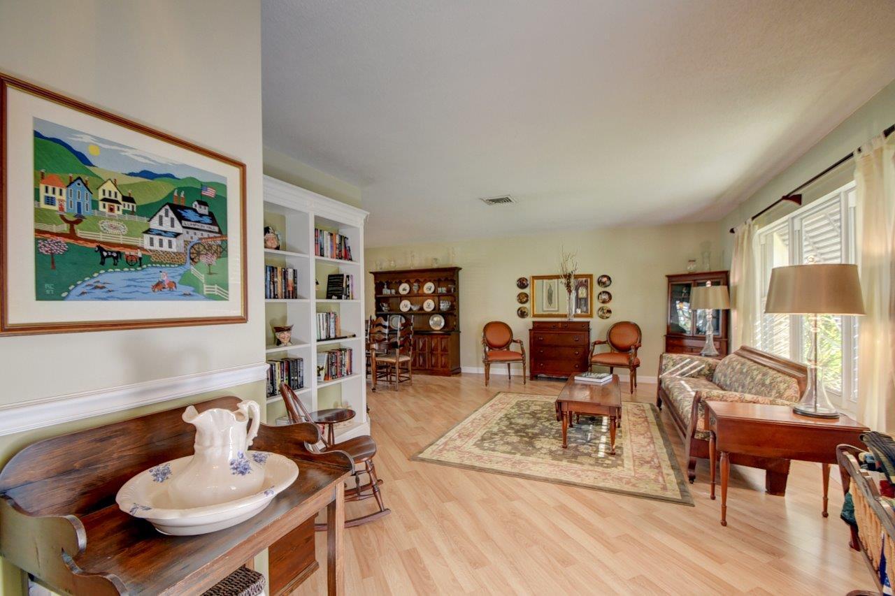 611 Northwest 16th Avenue Boca Raton, FL 33486 - Photo 5 of 45 Living room with custom built ins