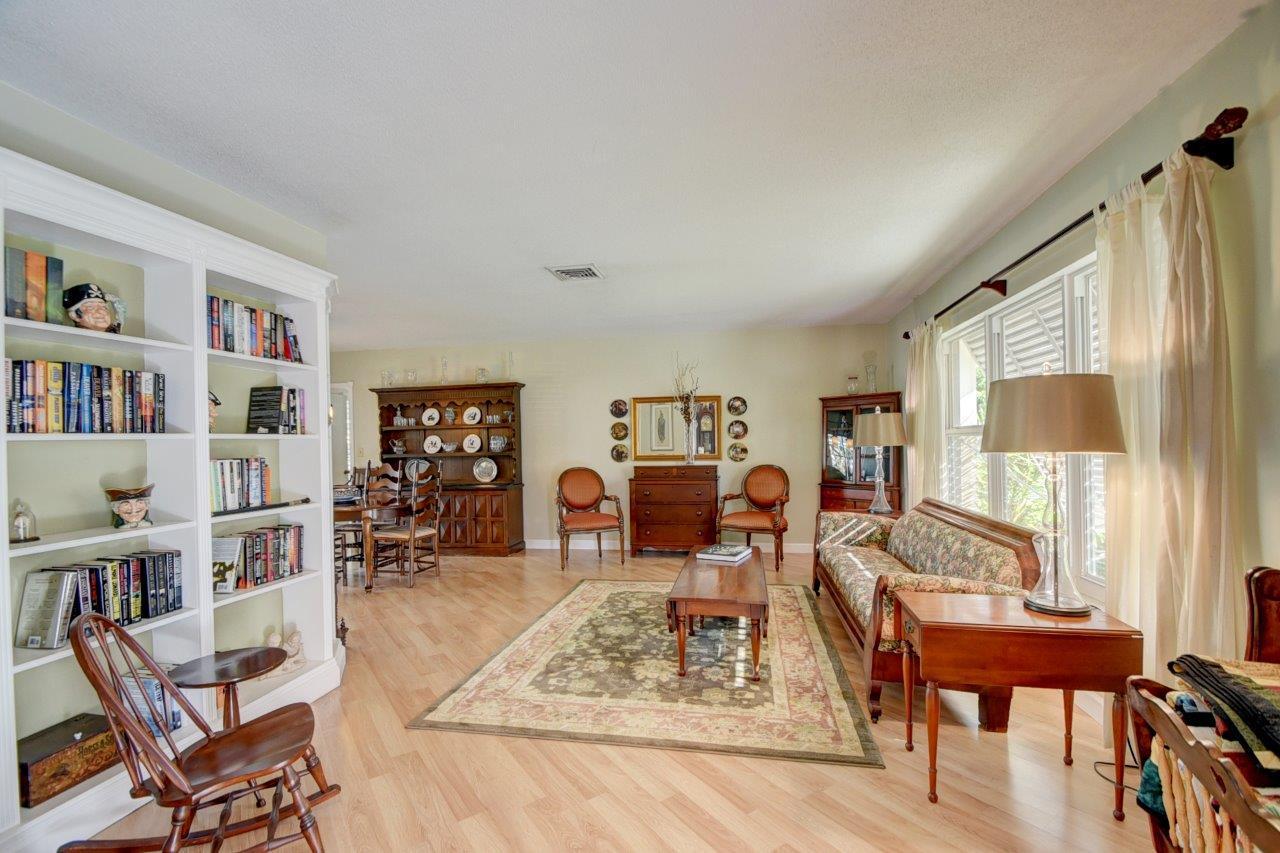611 Northwest 16th Avenue Boca Raton, FL 33486 - Photo 6 of 45 Lots of light