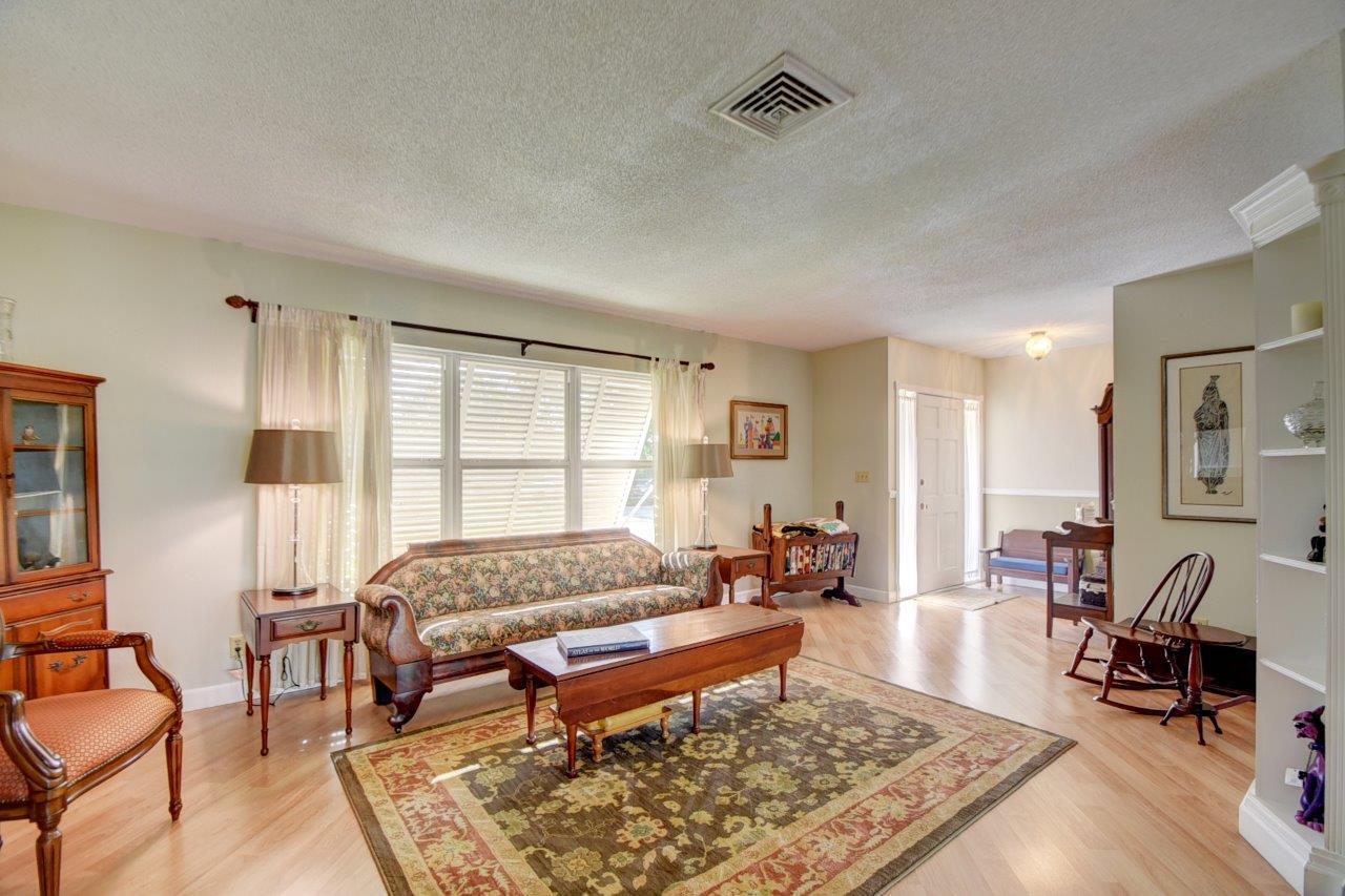 611 Northwest 16th Avenue Boca Raton, FL 33486 - Photo 7 of 45 Laminate floors