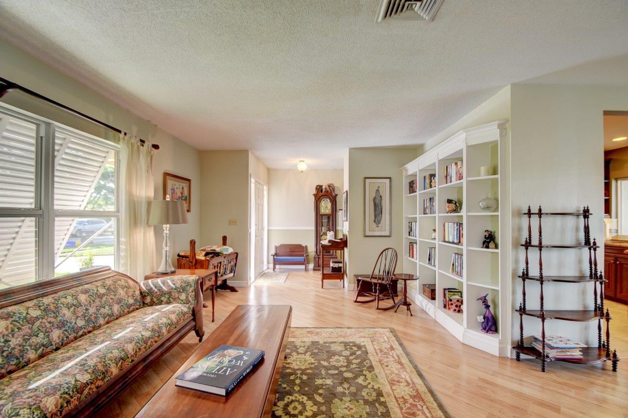 611 Northwest 16th Avenue Boca Raton, FL 33486 - Photo 8 of 45 Neutral paint