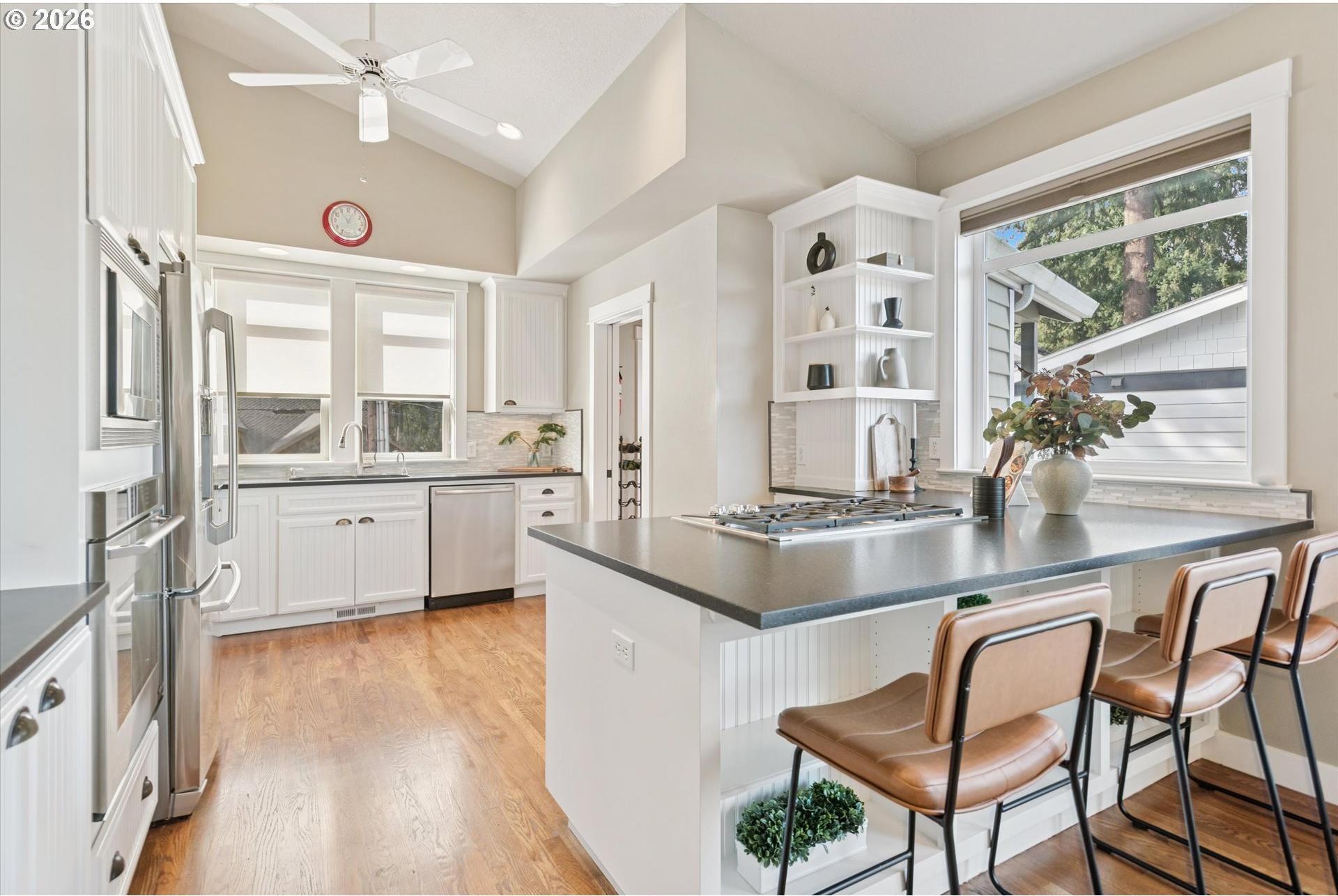 135 Middlecrest Road Lake Oswego, OR 97034 - Photo 11 of 32 Gallery Image 11